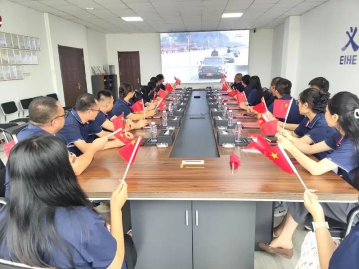 EIHE Steel Structure Group hà organizatu una visualizazione in diretta di a 93a Parata Militare