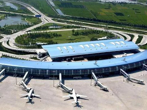 Perchè i quadri d'acciaio populari in u disignu di u terminal di l'aeroportu?