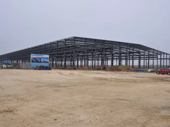 Warehouse di Parteru Steel