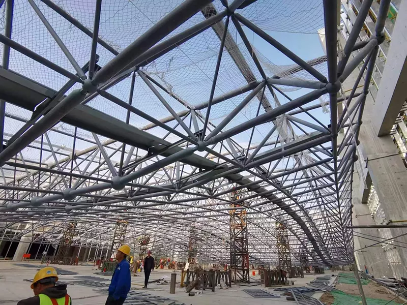 Planetariu di struttura in acciaio